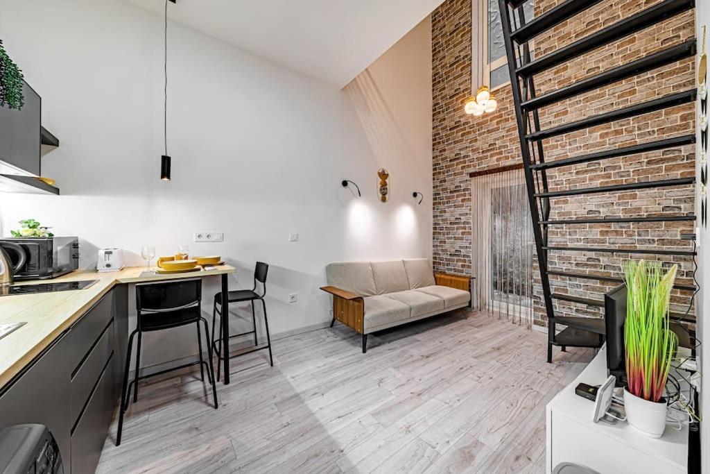 布达佩斯Chic Loft Bp: Industrial Gem公寓 外观 照片